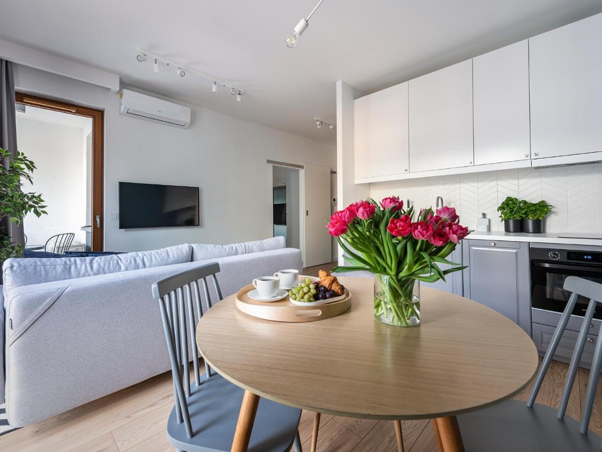 Yoursecondflat Grzybowska Metropoint Varşovia Exterior foto