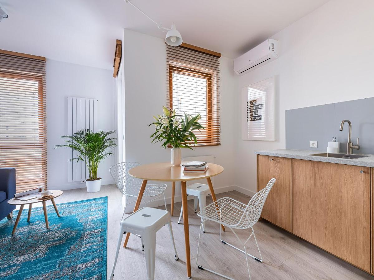Yoursecondflat Grzybowska Metropoint Varşovia Exterior foto