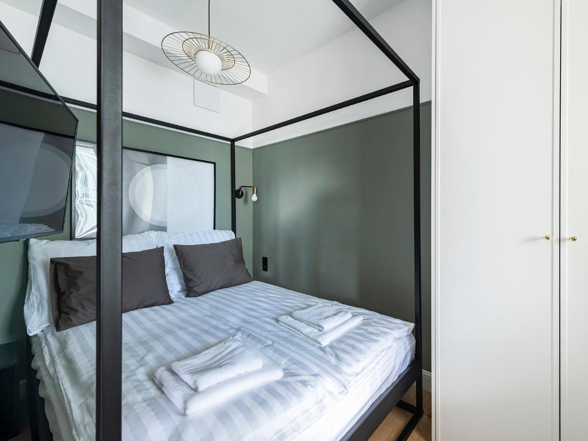 Yoursecondflat Grzybowska Metropoint Varşovia Exterior foto